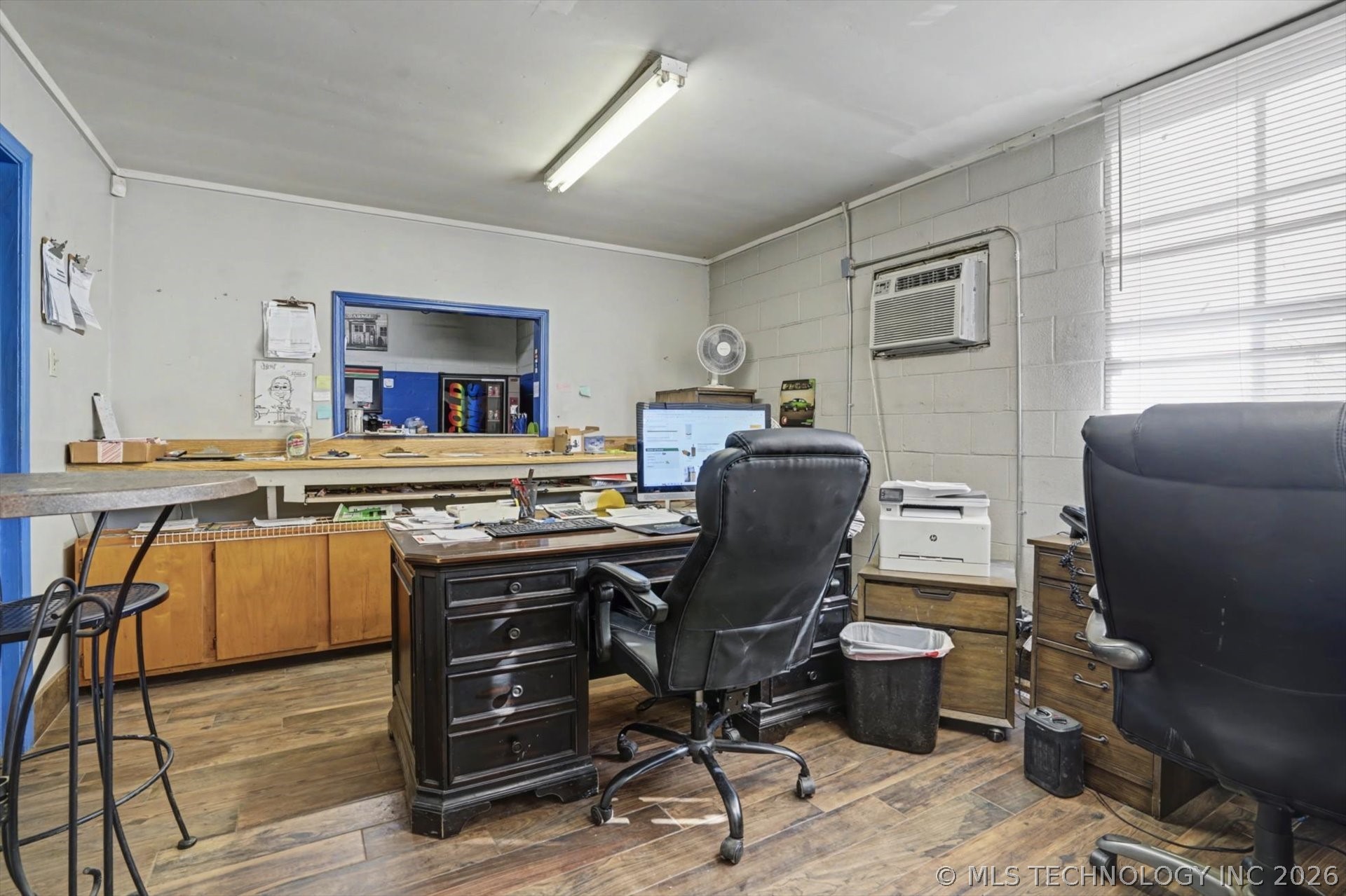 213 E Kenosha Street Property Photo 11