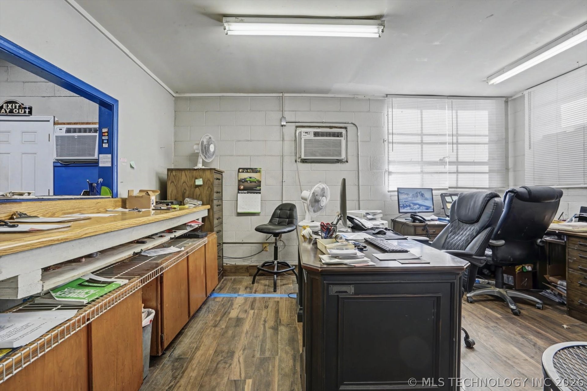 213 E Kenosha Street Property Photo 12