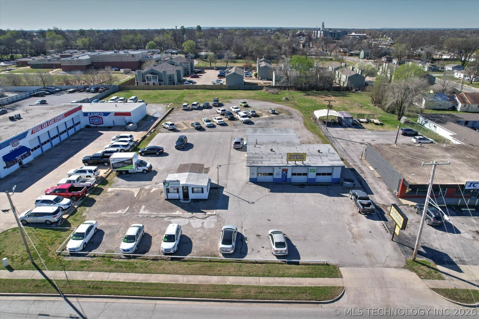 213 E Kenosha Street Property Photo 45