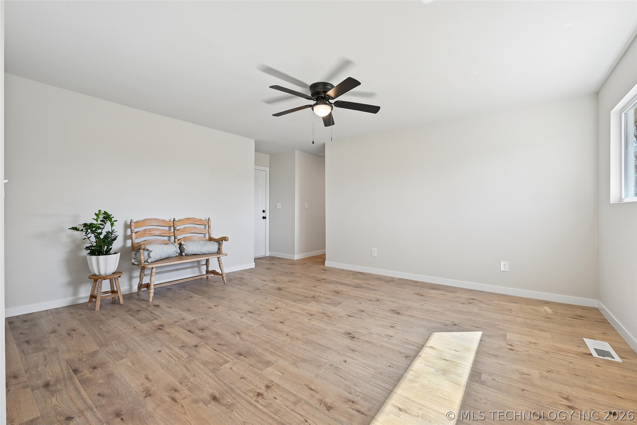 10884 E 33rd Court Property Photo 3