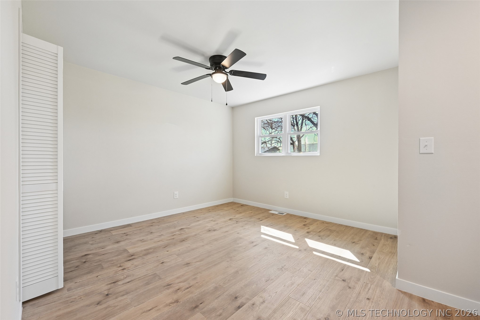 10884 E 33rd Court Property Photo 10