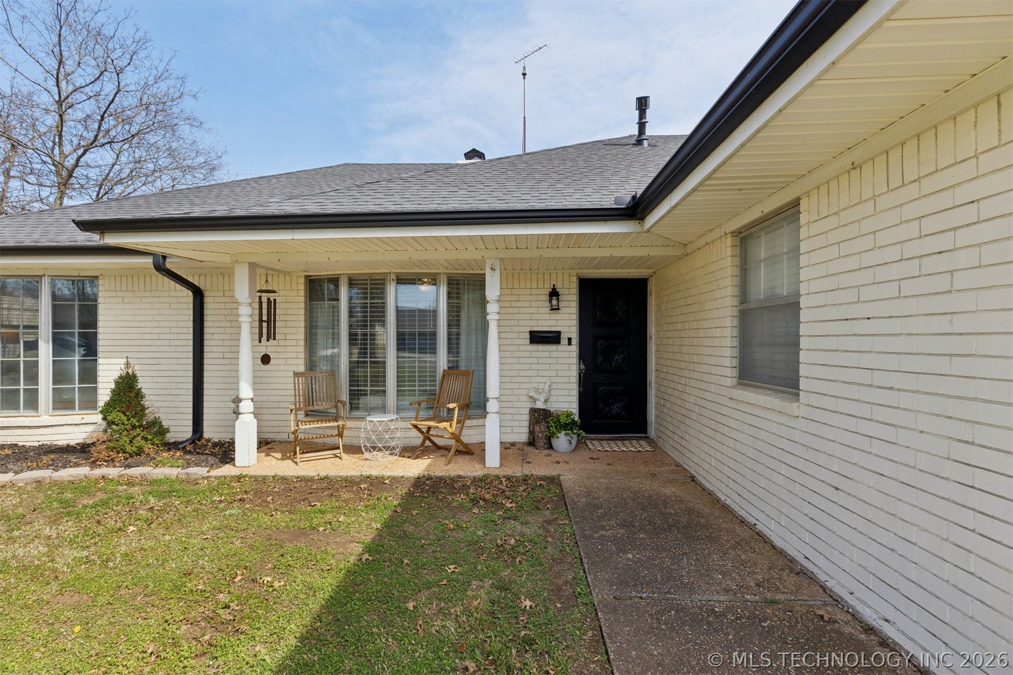 1218 S Highland Avenue Property Photo 4