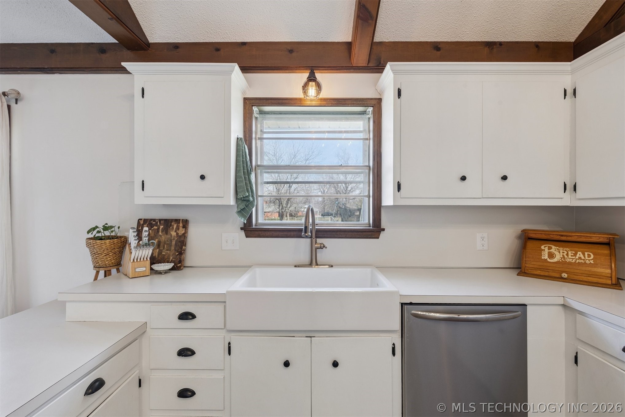 1218 S Highland Avenue Property Photo 15