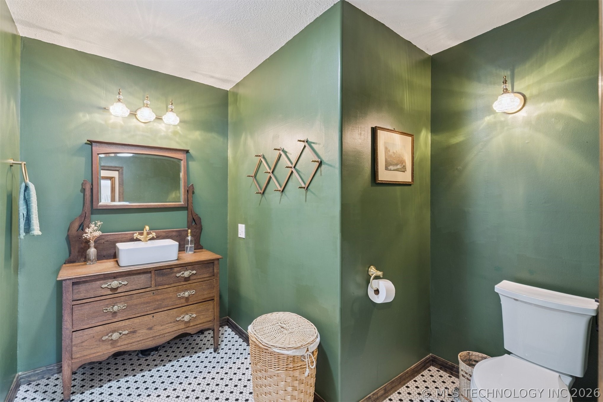 1218 S Highland Avenue Property Photo 34