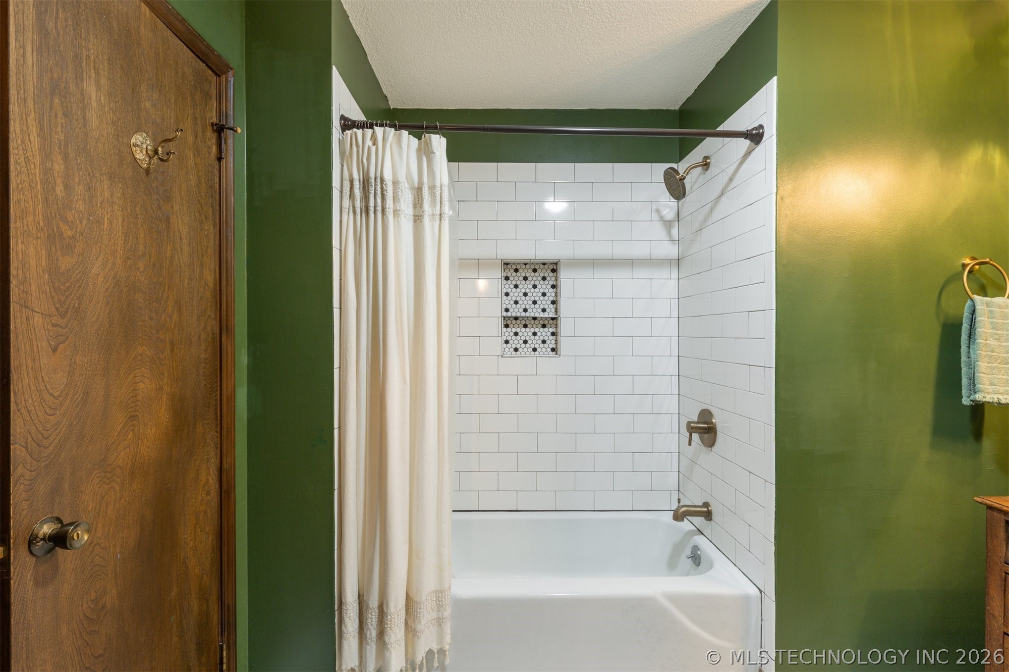 1218 S Highland Avenue Property Photo 36