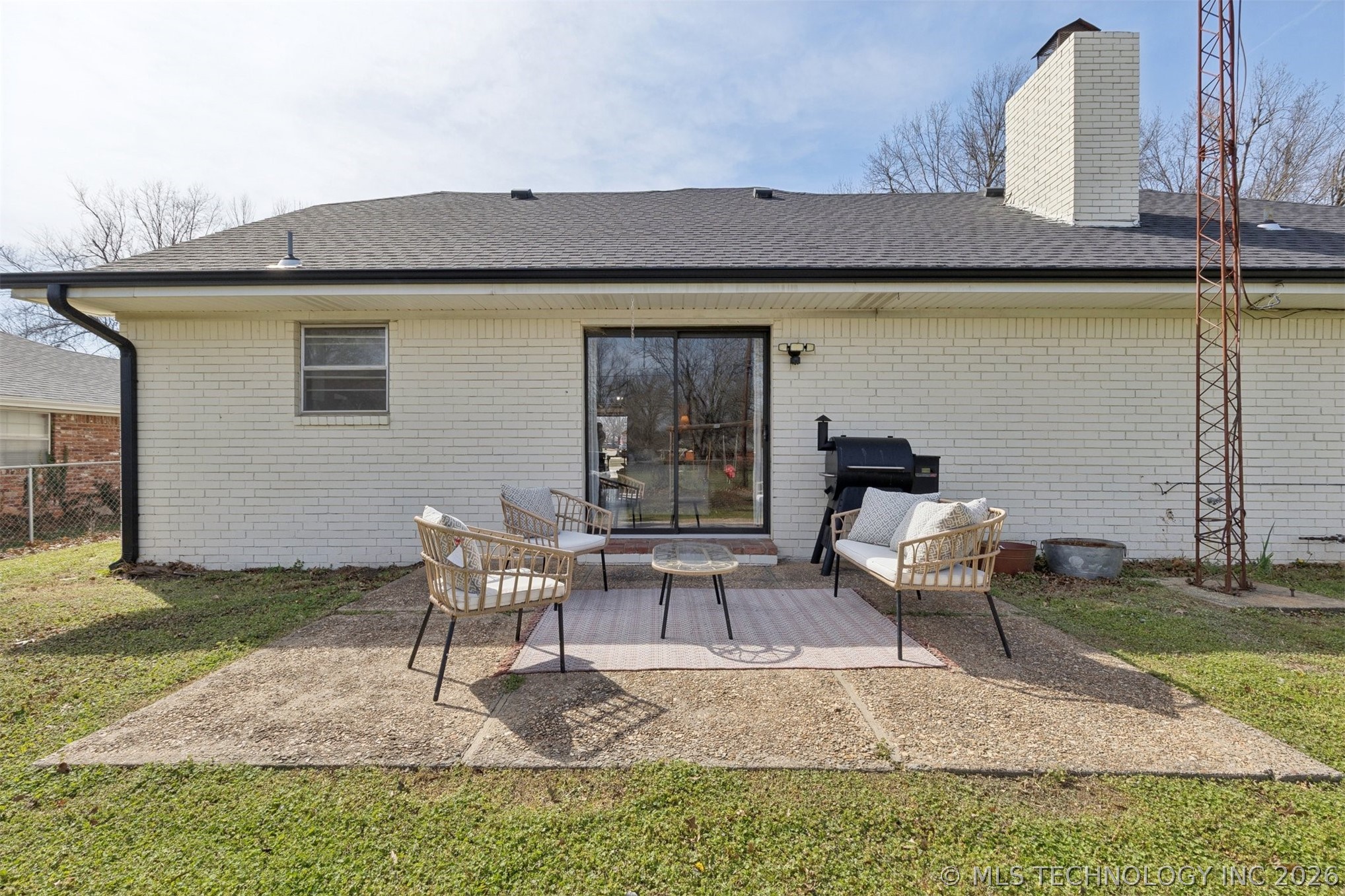 1218 S Highland Avenue Property Photo 38