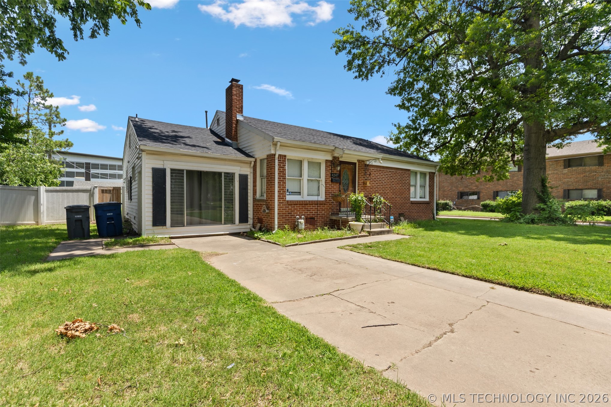 4247 S Owasso Avenue Property Photo 2