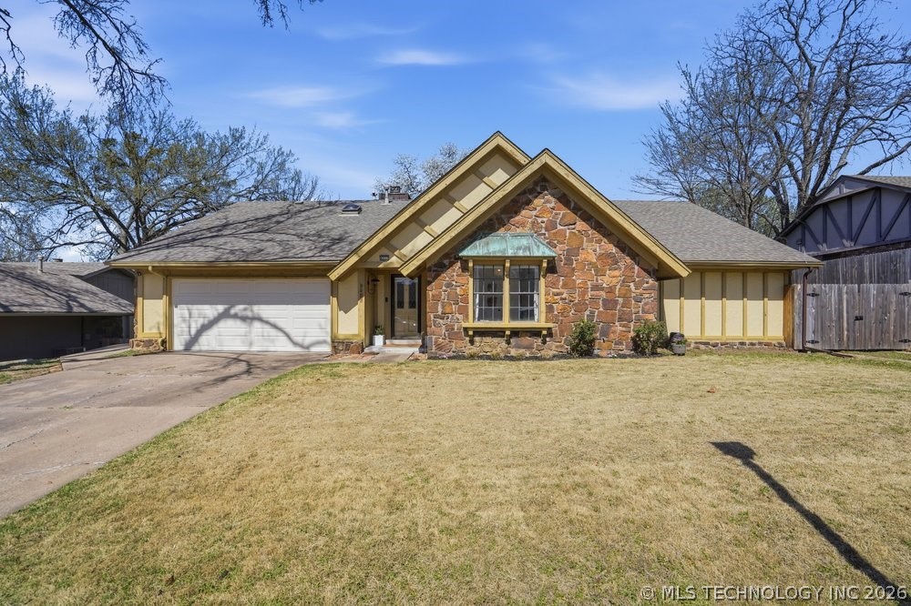4217 E 84th Place Property Photo 2