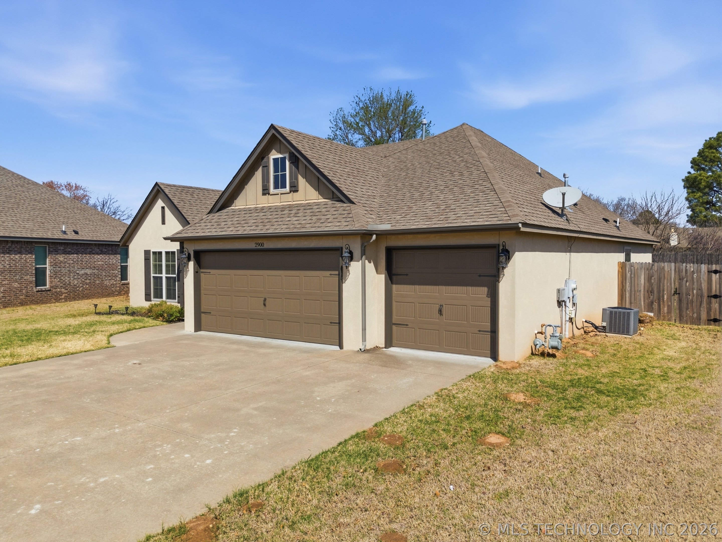 2900 W Mobile Street Property Photo 2