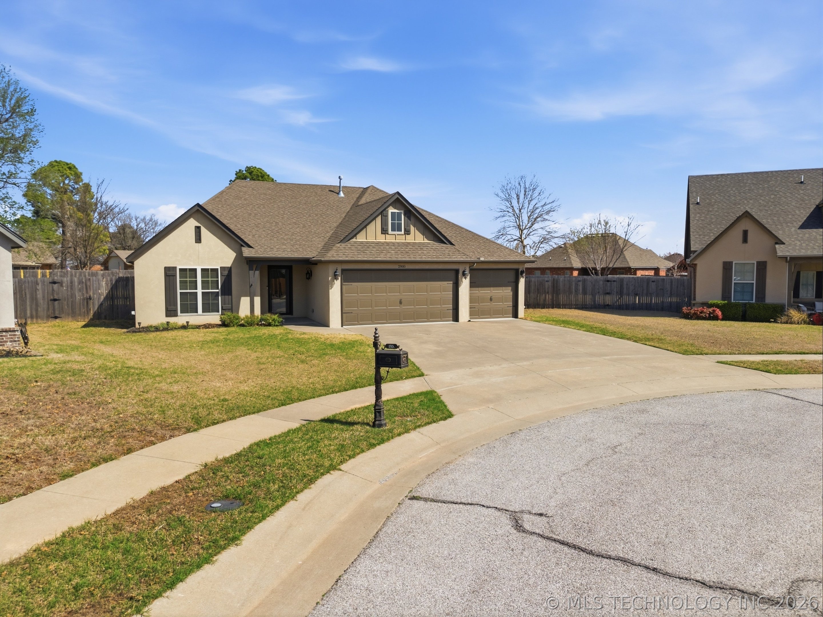 2900 W Mobile Street Property Photo 3