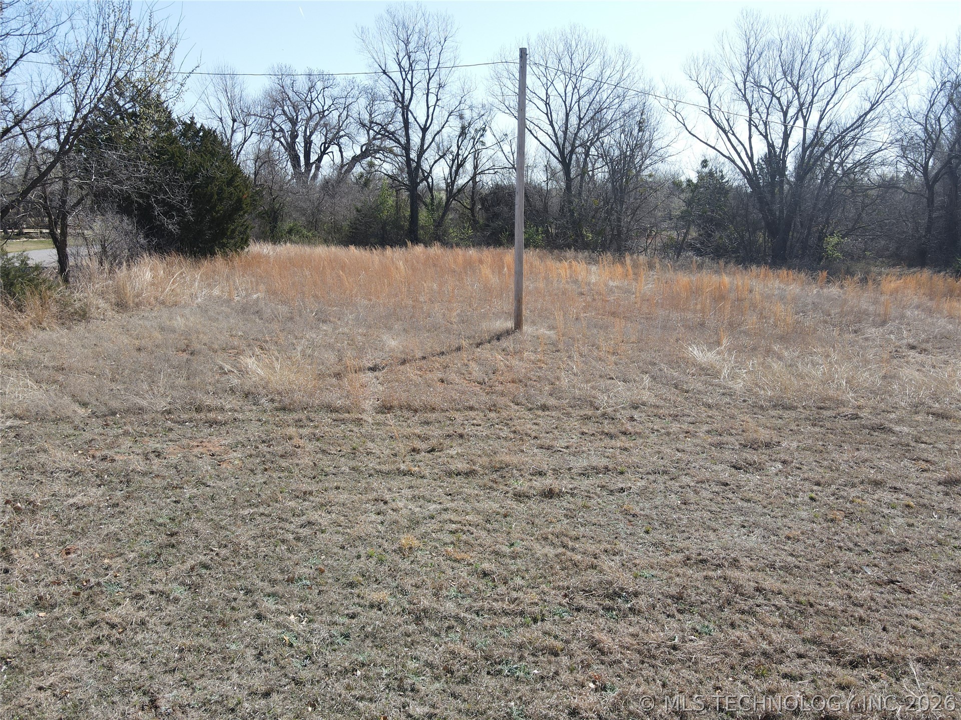 2441 E Rock Creek Road Property Photo 4