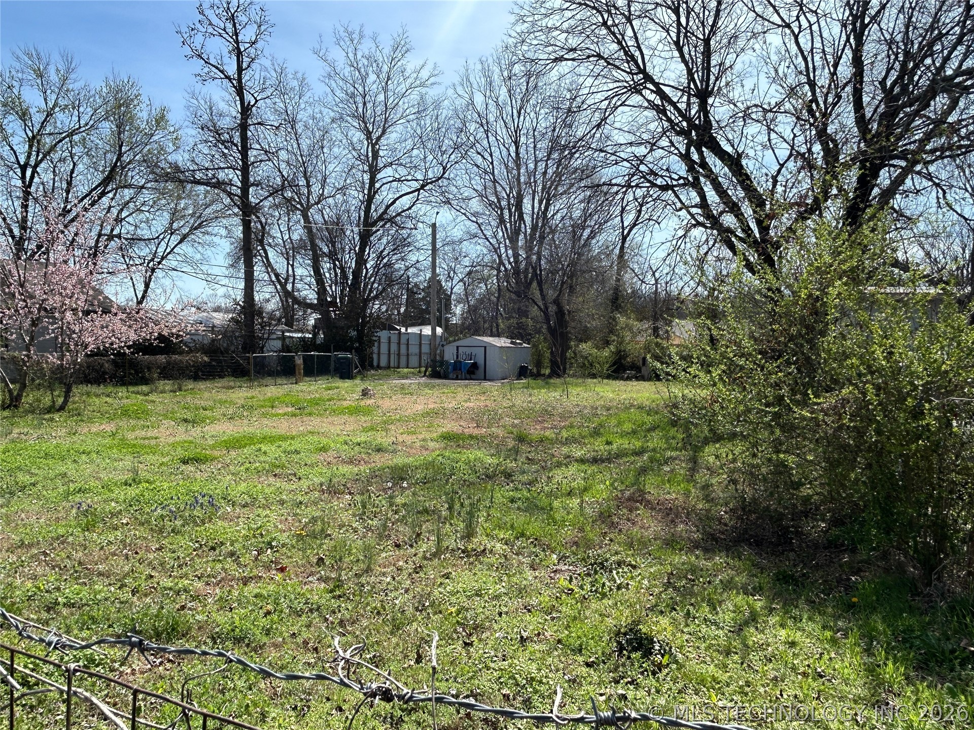 405 Earl Street Property Photo 2