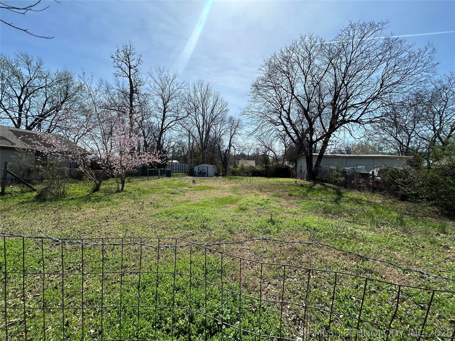 405 Earl Street Property Photo 3