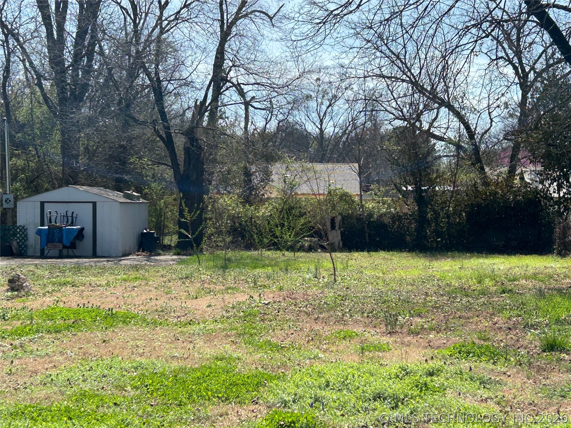 405 Earl Street Property Photo 5