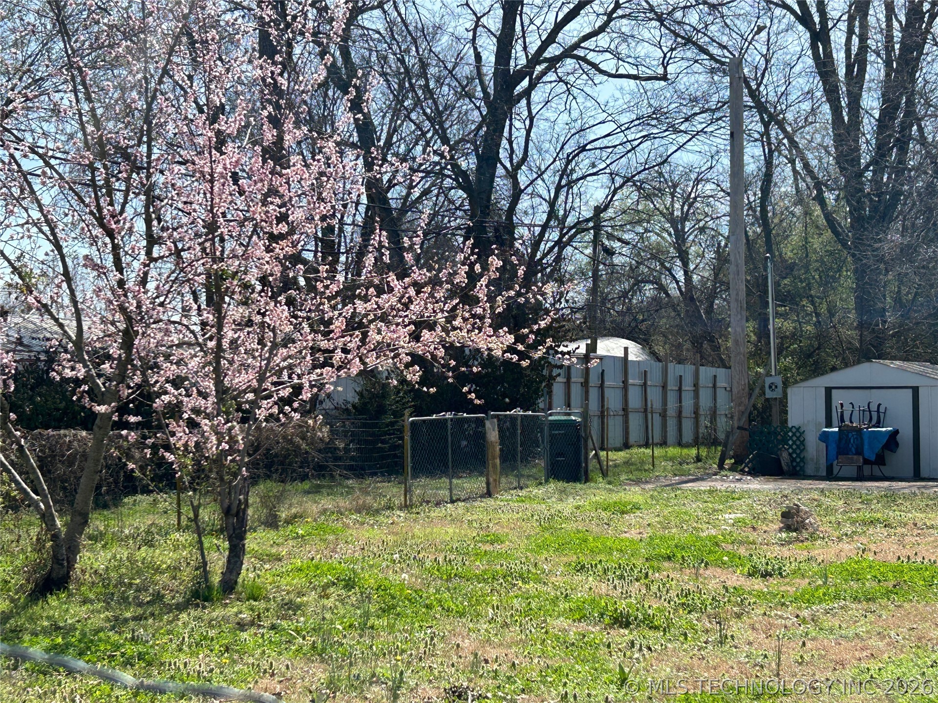 405 Earl Street Property Photo 6