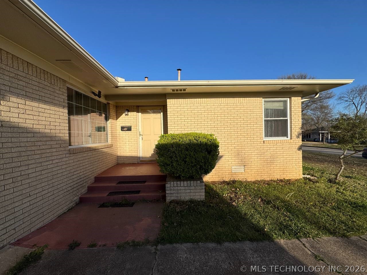 513 Northwest Boulevard Property Photo 4