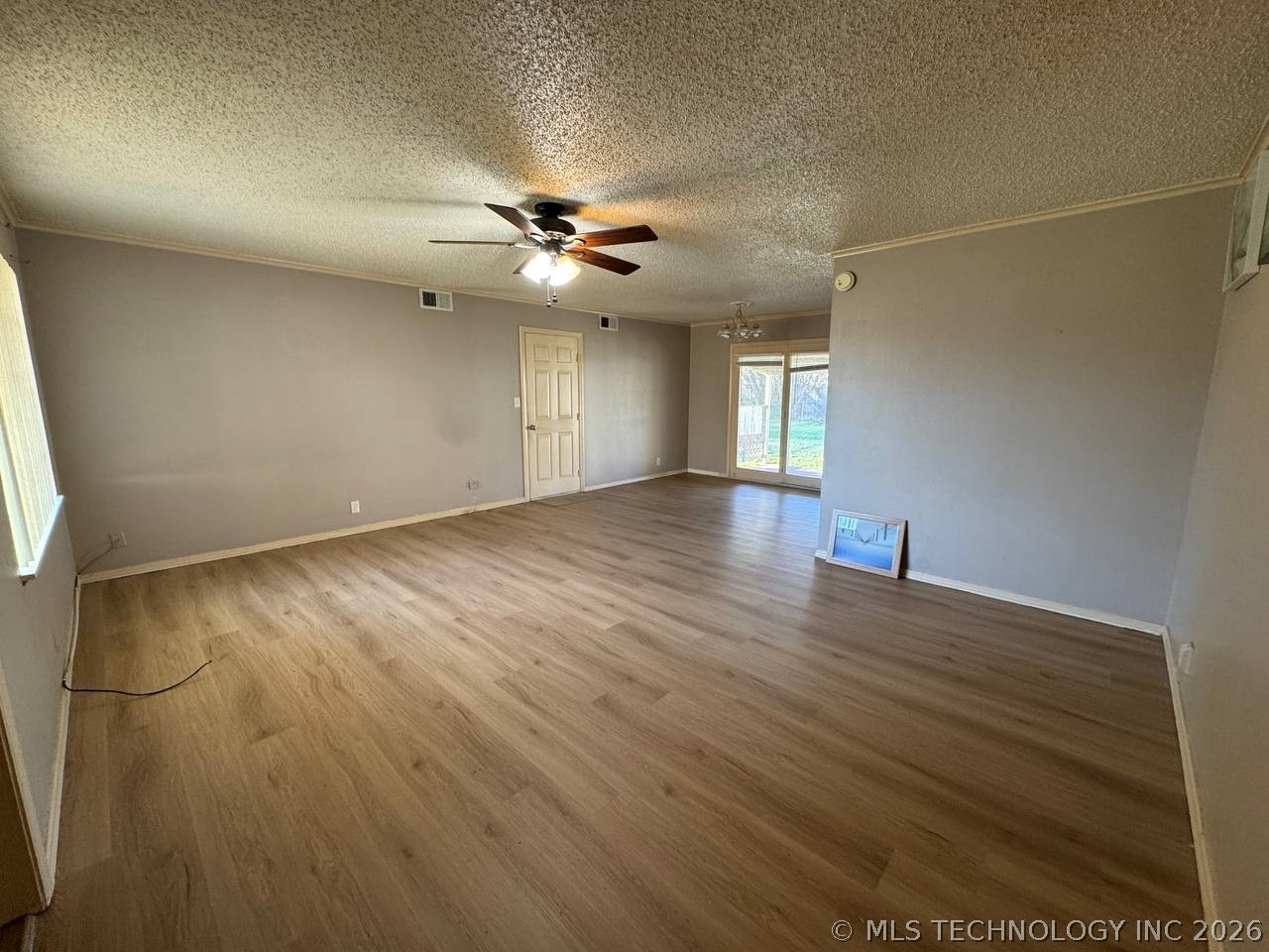 513 Northwest Boulevard Property Photo 5
