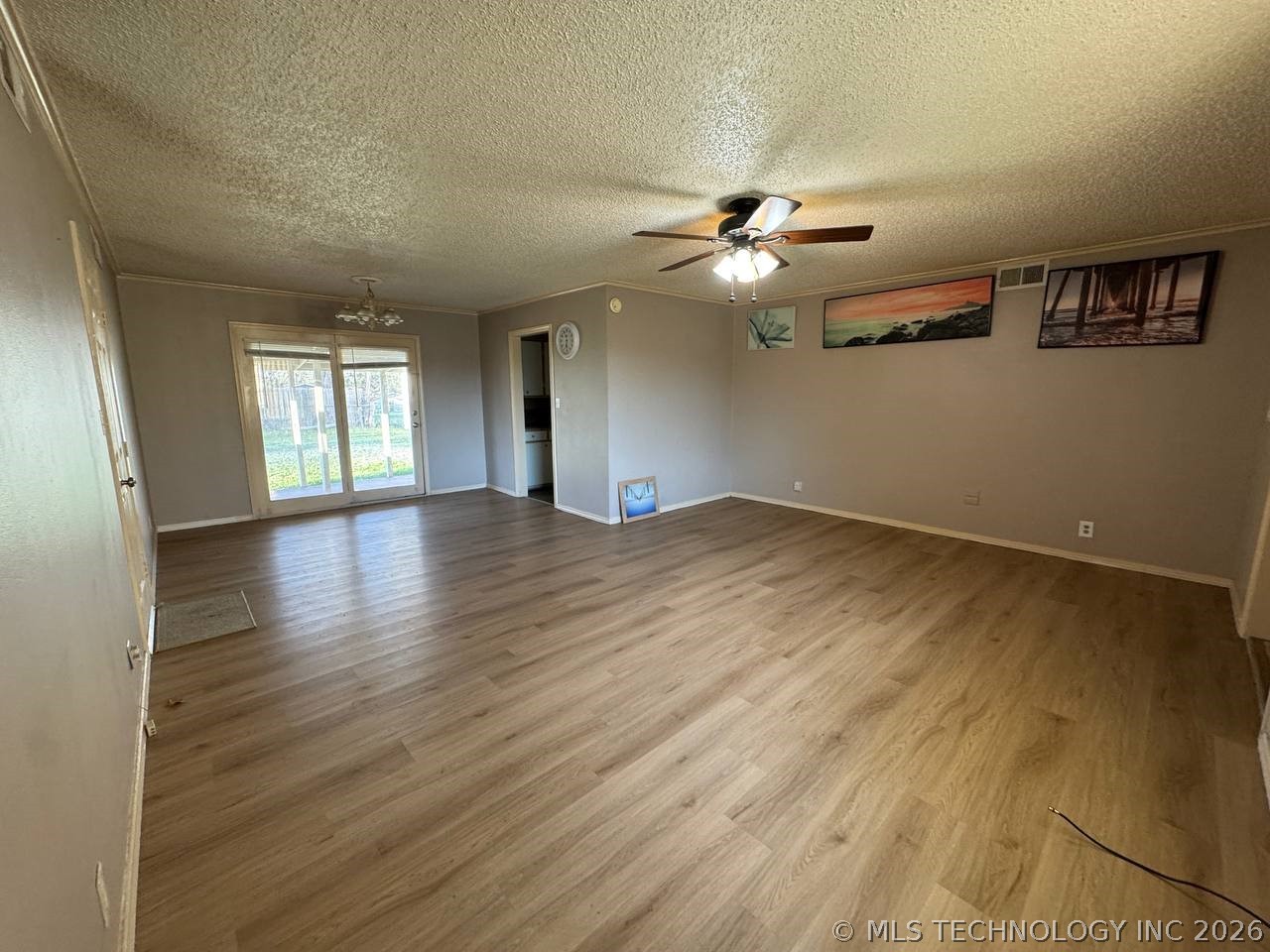 513 Northwest Boulevard Property Photo 8