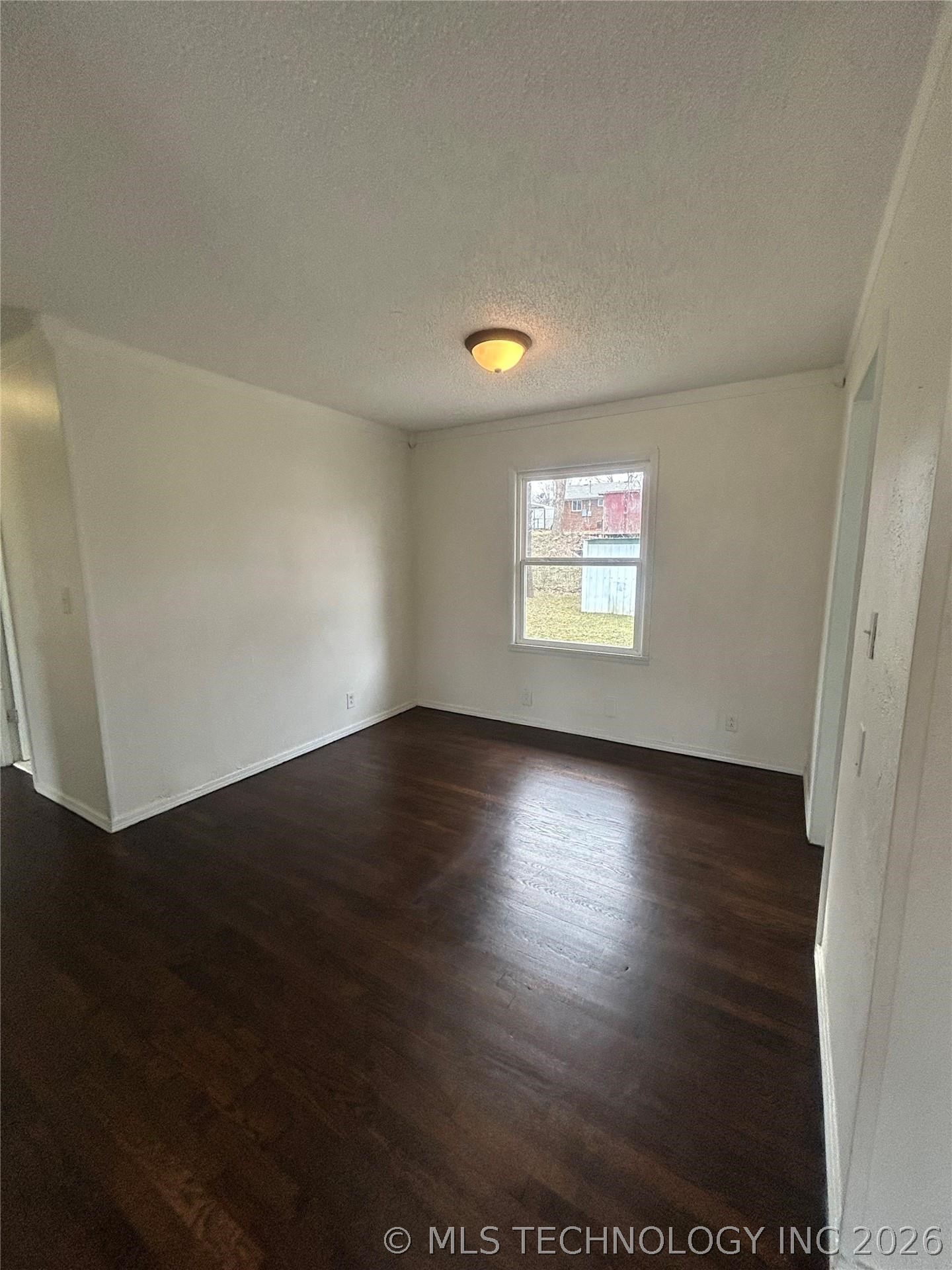 543 Se Wilshire Avenue Property Photo 4