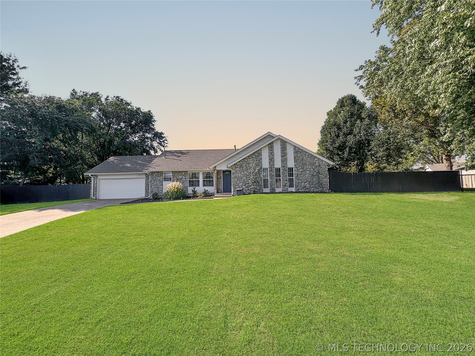 13406 S 125th Place E Property Photo 2