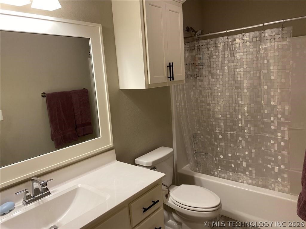 22610 E 105th Street Property Photo 23
