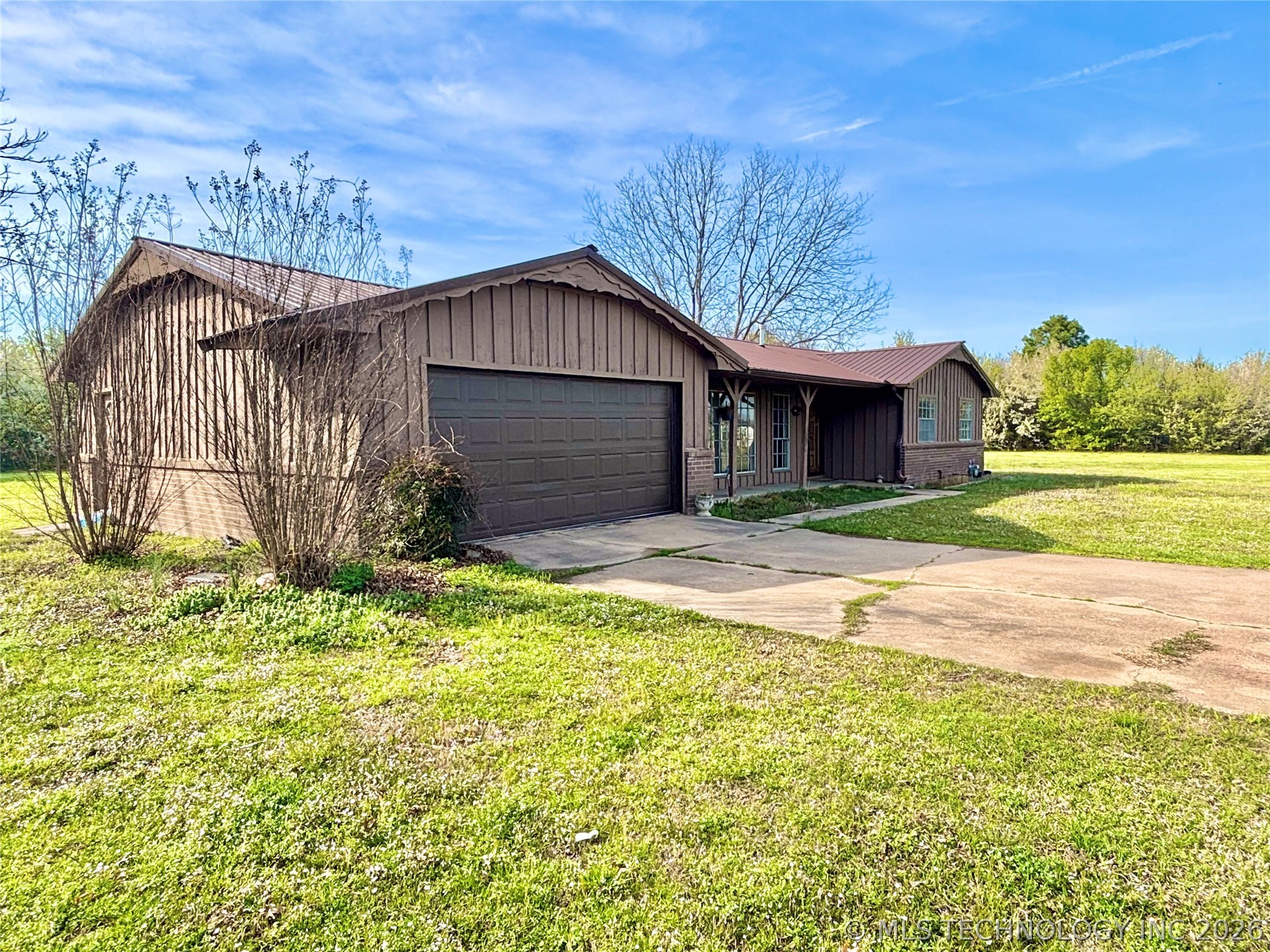 402 S Sockey Lane Property Photo 2