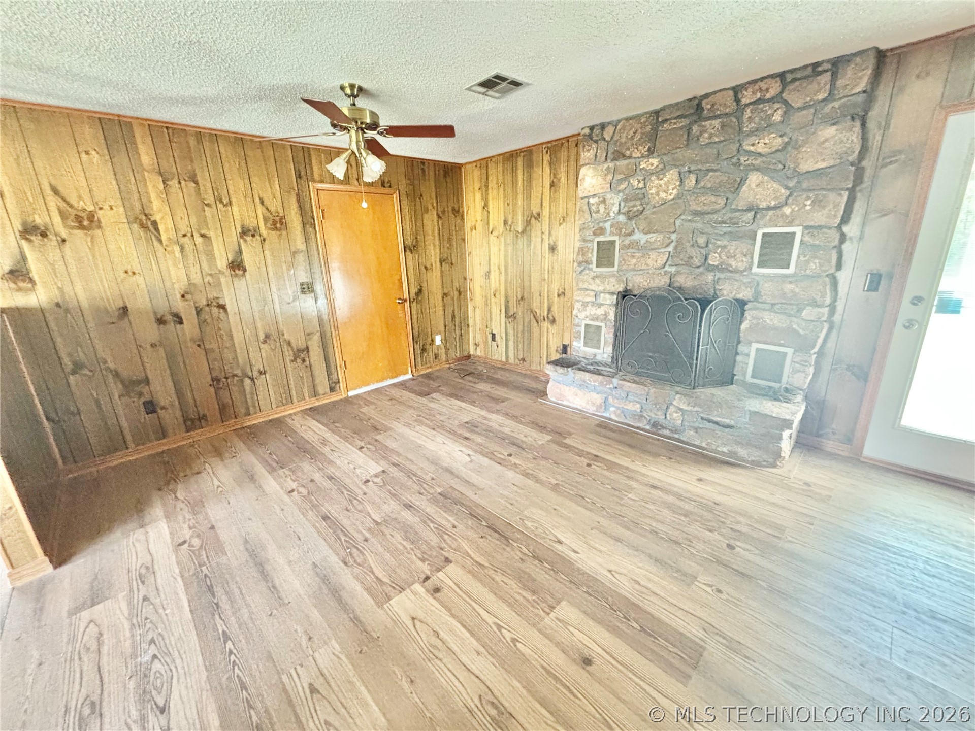 402 S Sockey Lane Property Photo 7