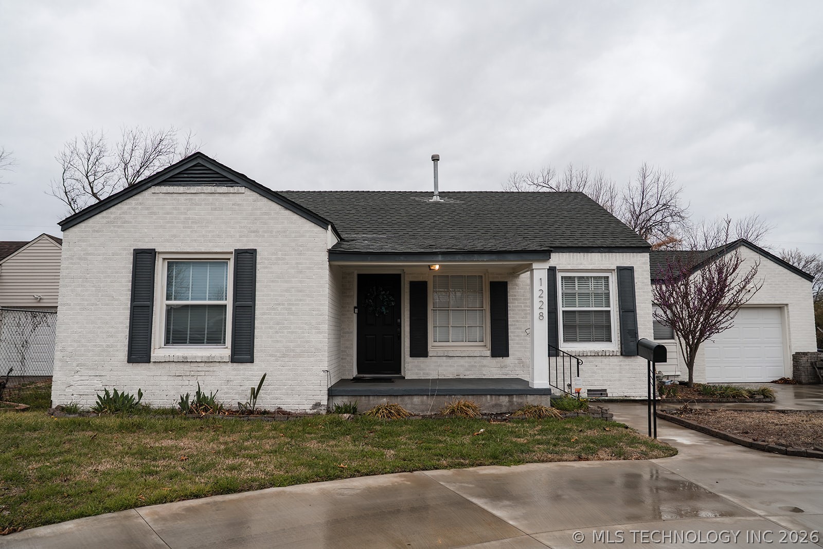 1228 S Yale Avenue Property Photo 2