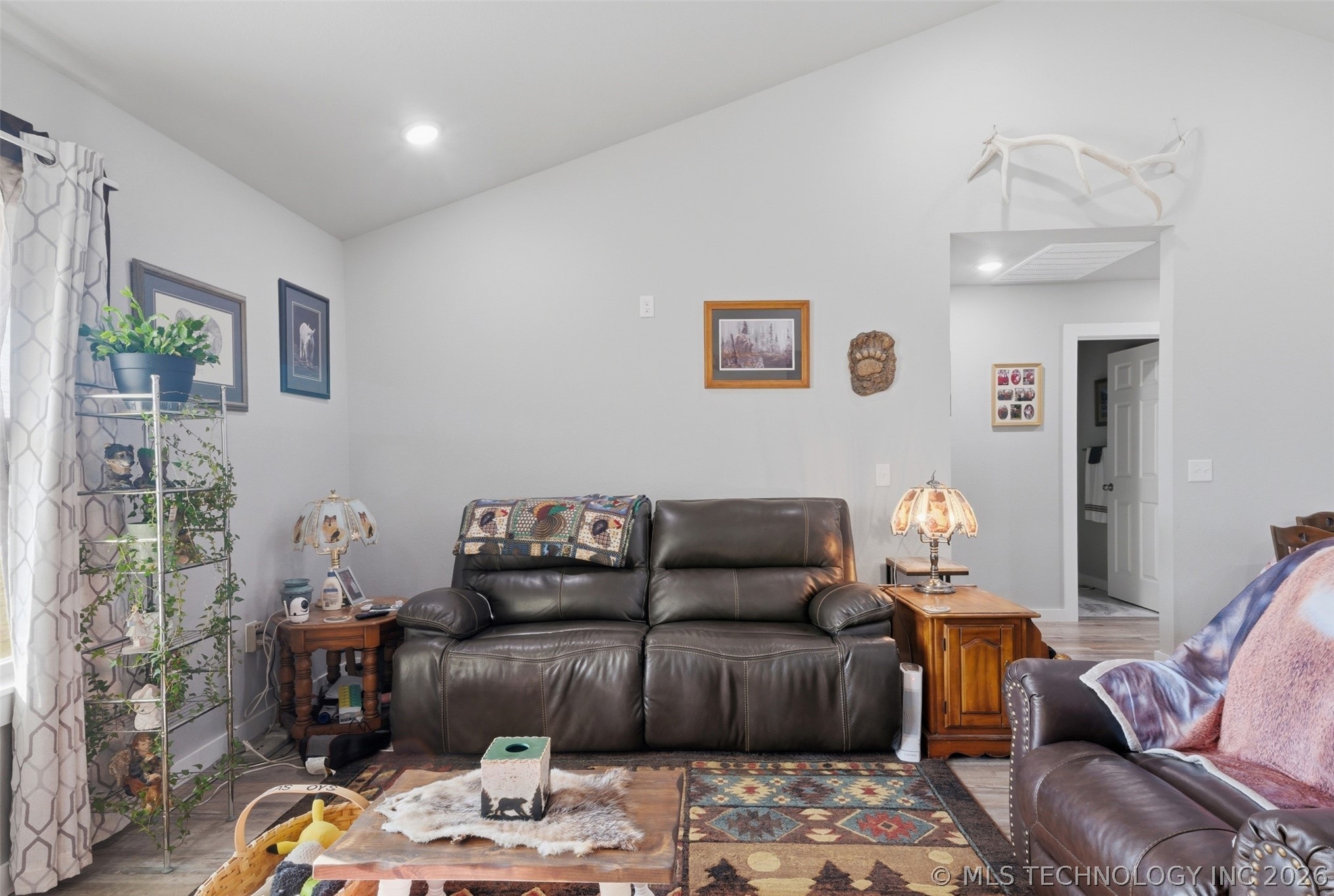 5912 Bluestem Way Property Photo 4