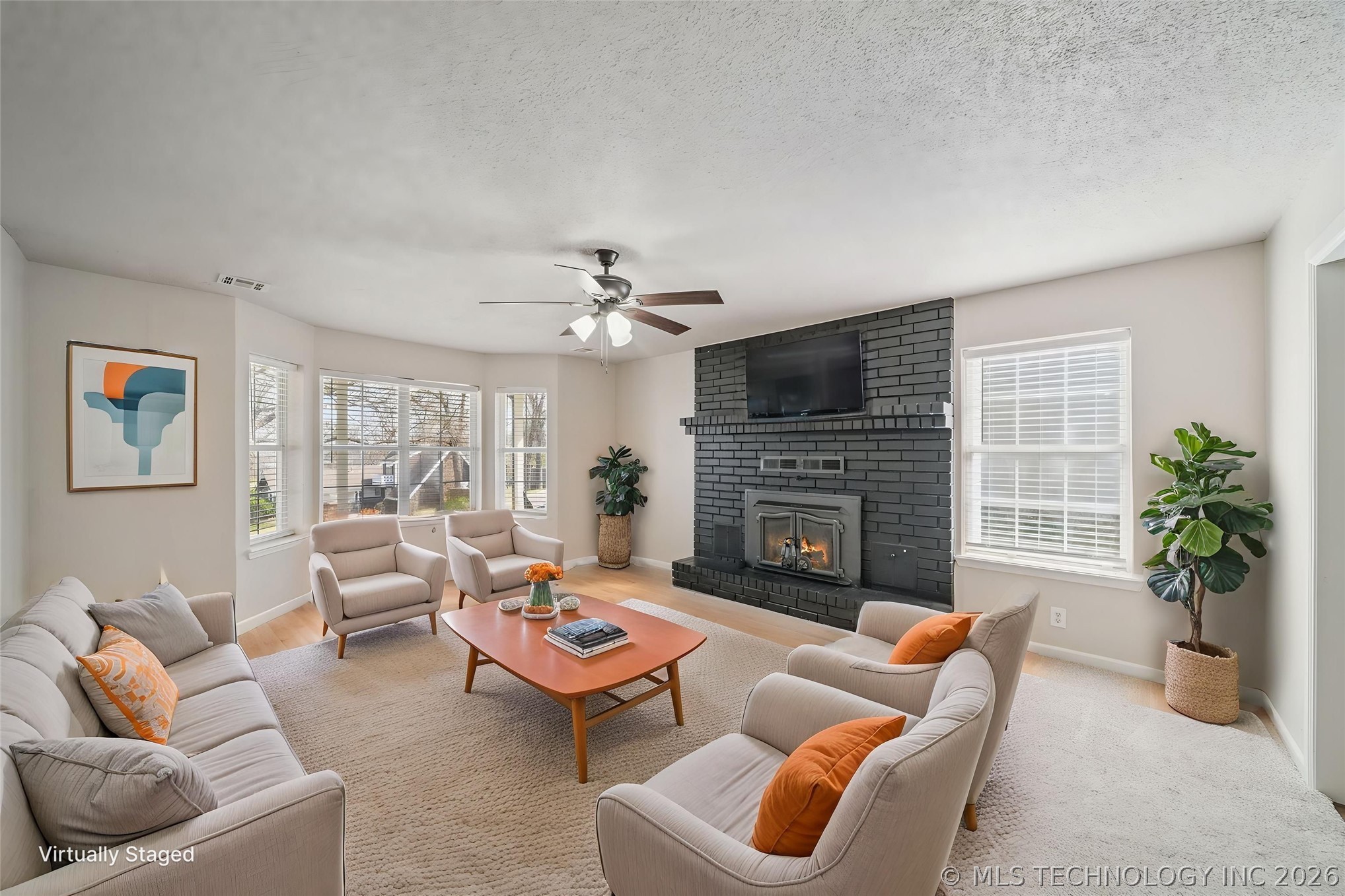 1490 Ash Hollow Street Property Photo 8