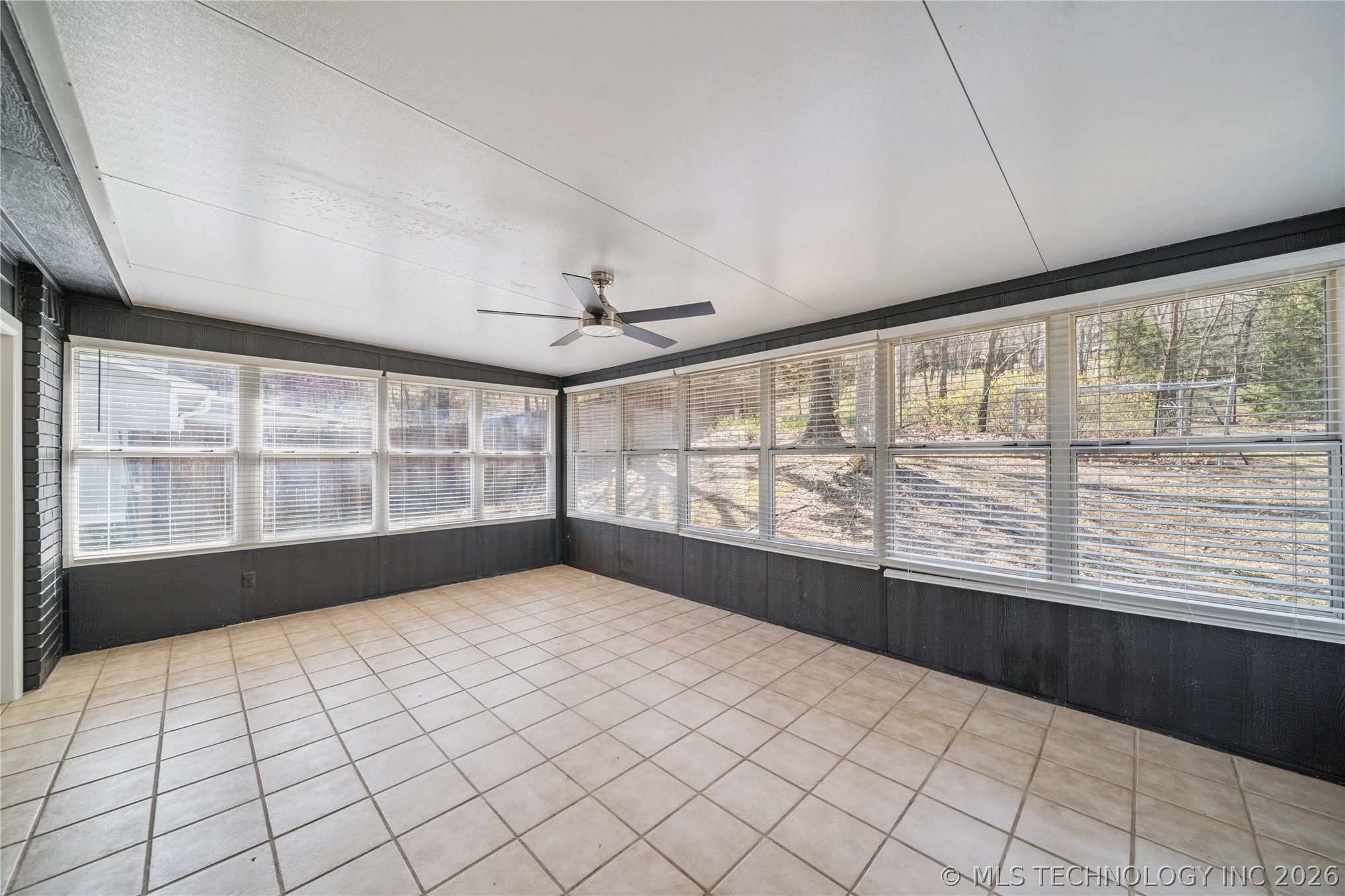 1490 Ash Hollow Street Property Photo 20