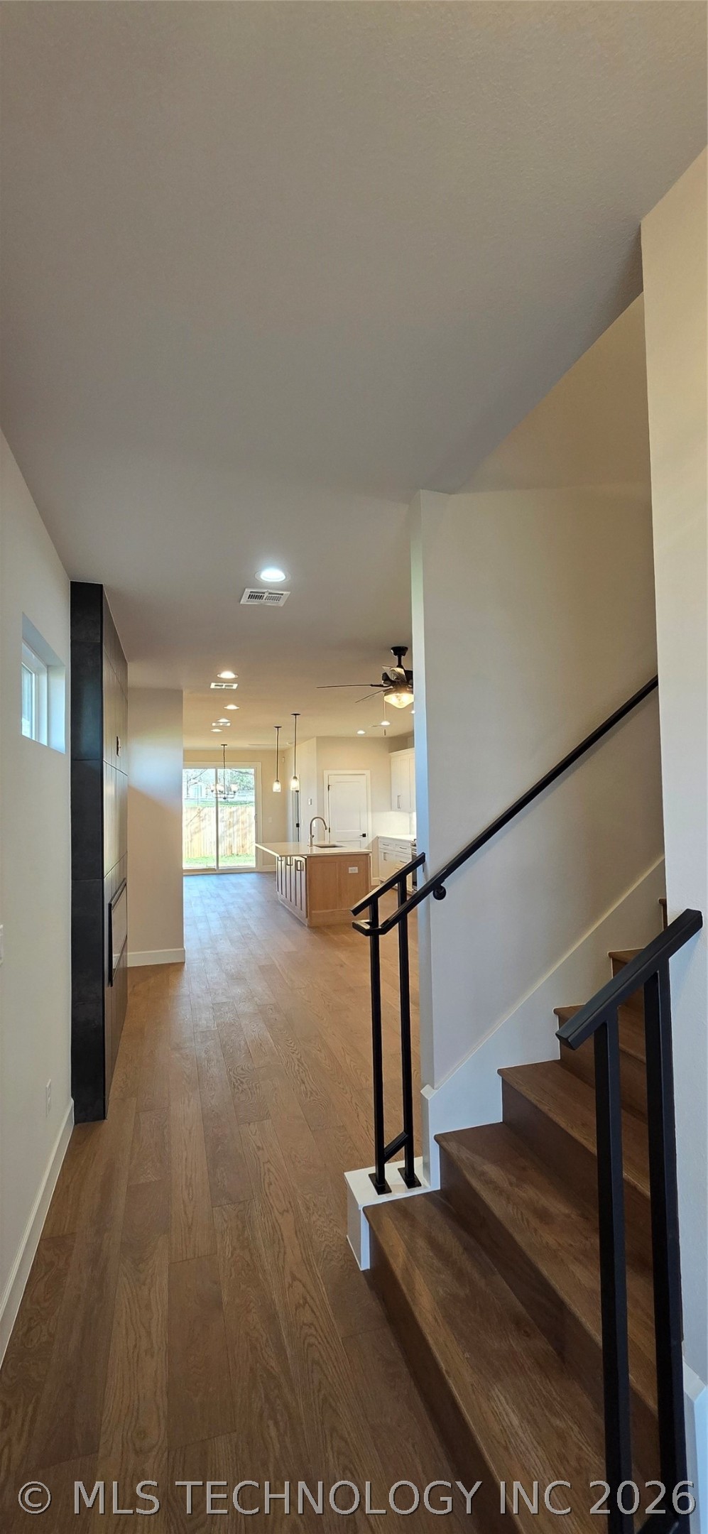 1014 E Delmar Place Property Photo 2
