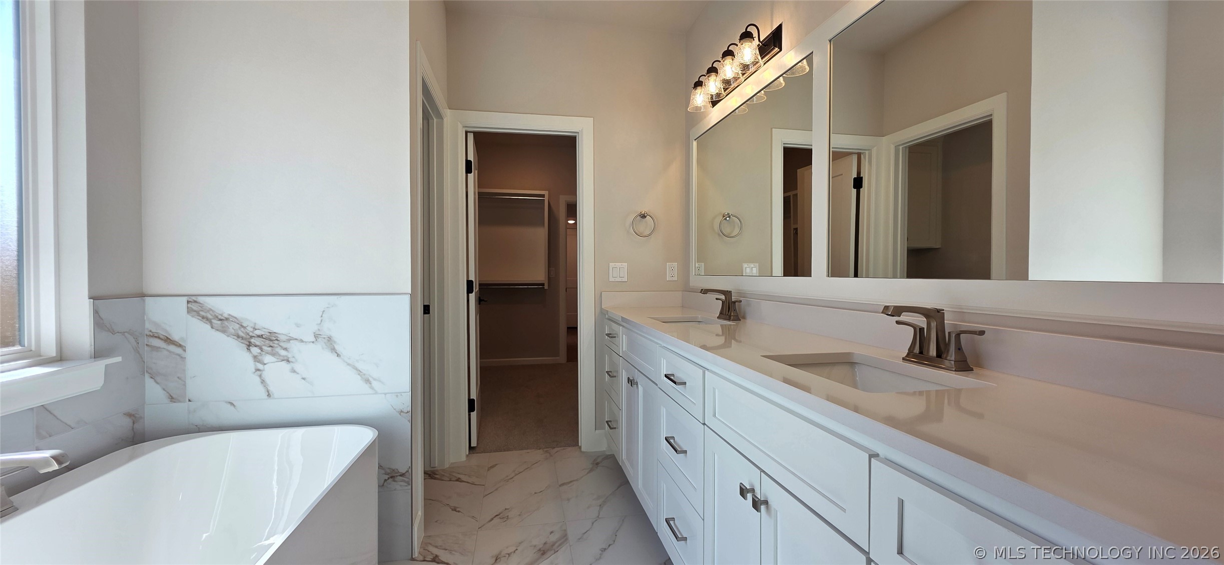 1014 E Delmar Place Property Photo 22