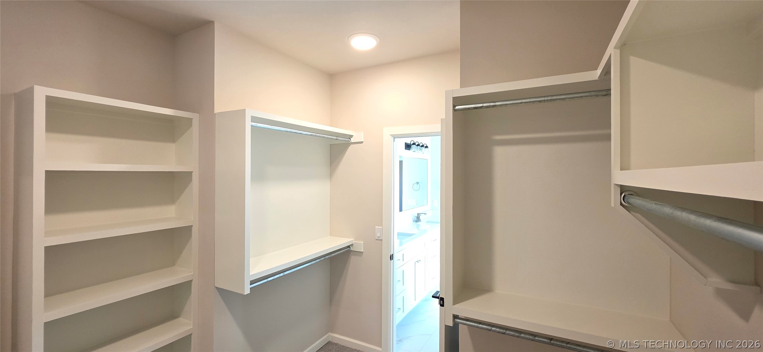 1014 E Delmar Place Property Photo 32