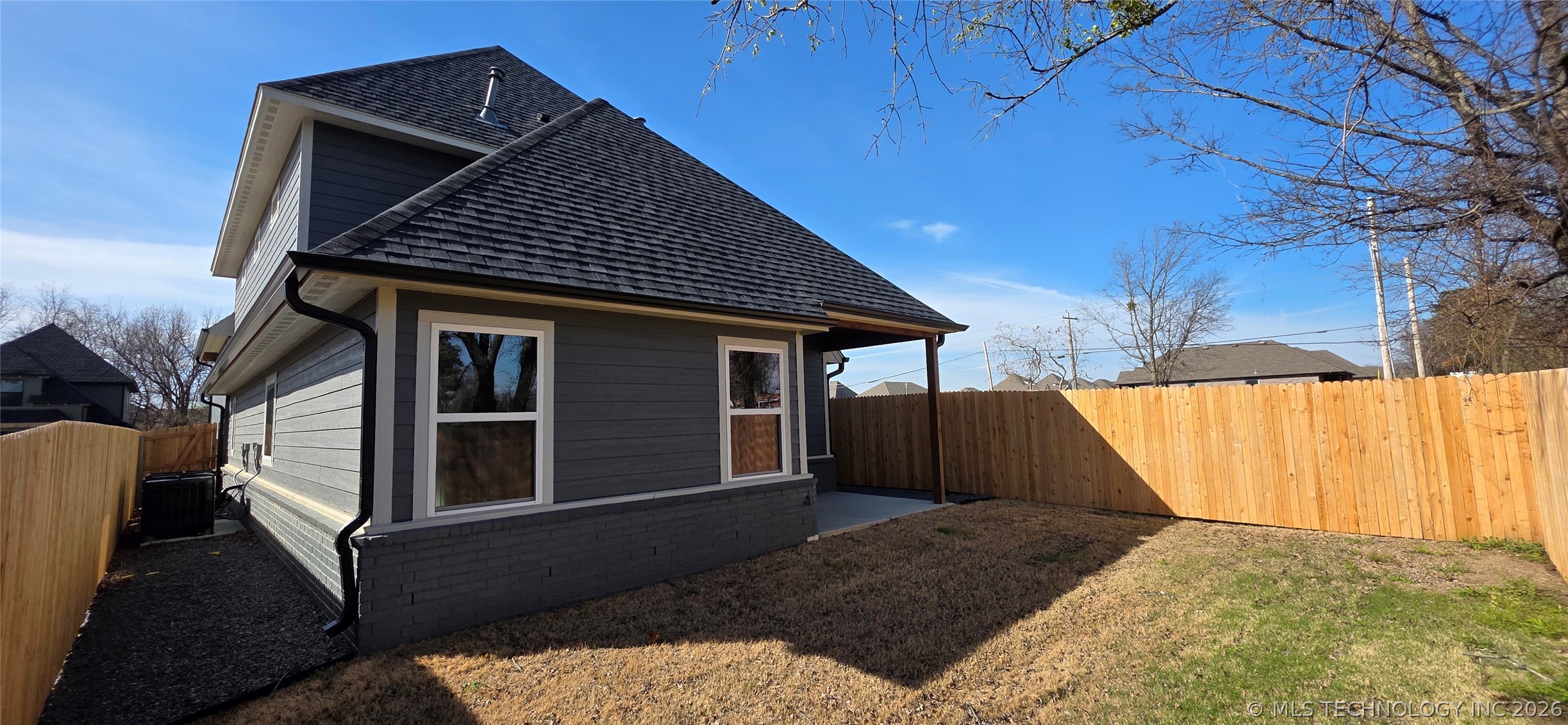1014 E Delmar Place Property Photo 56