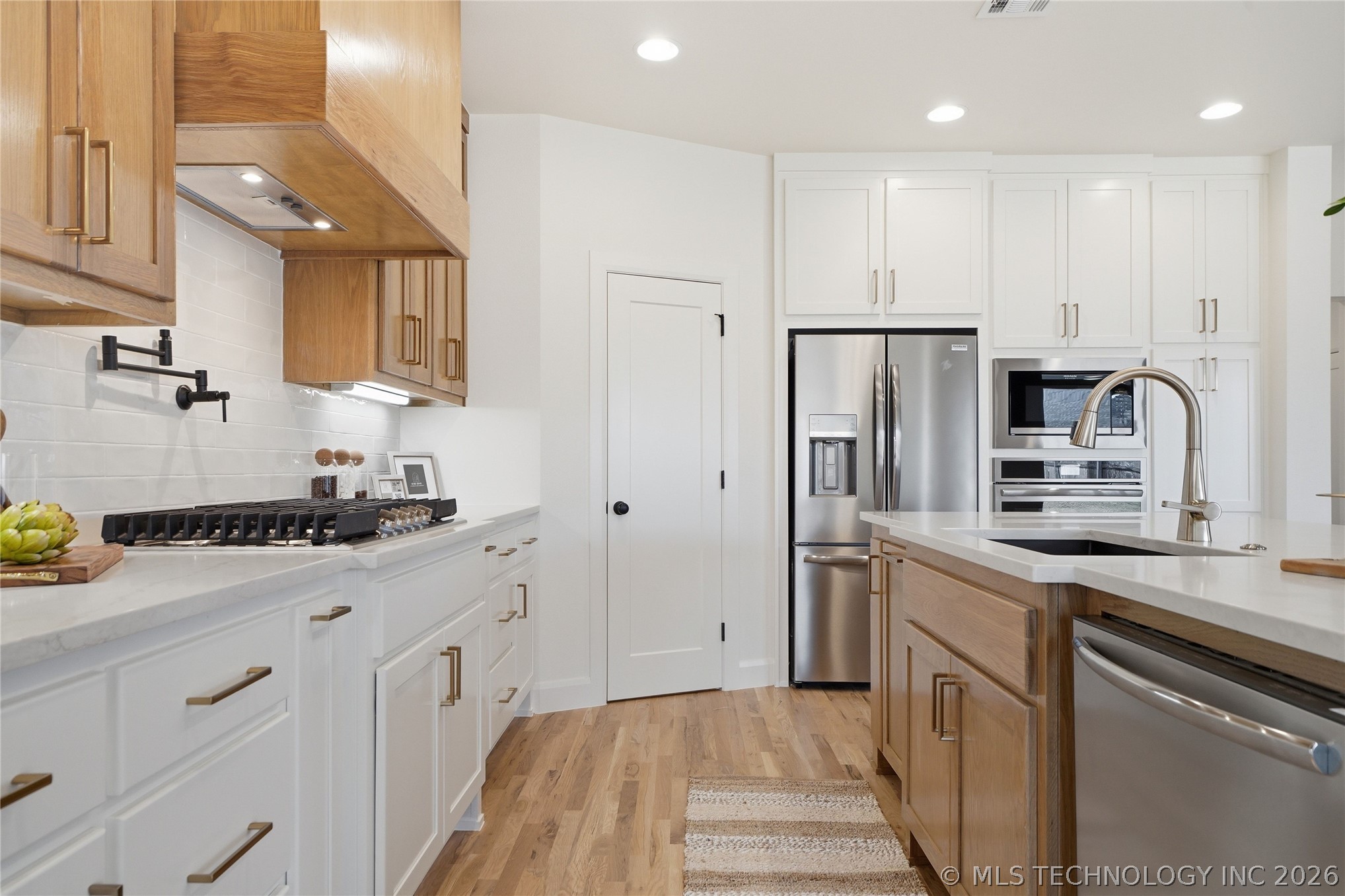 13657 S 20th Place E Property Photo 12