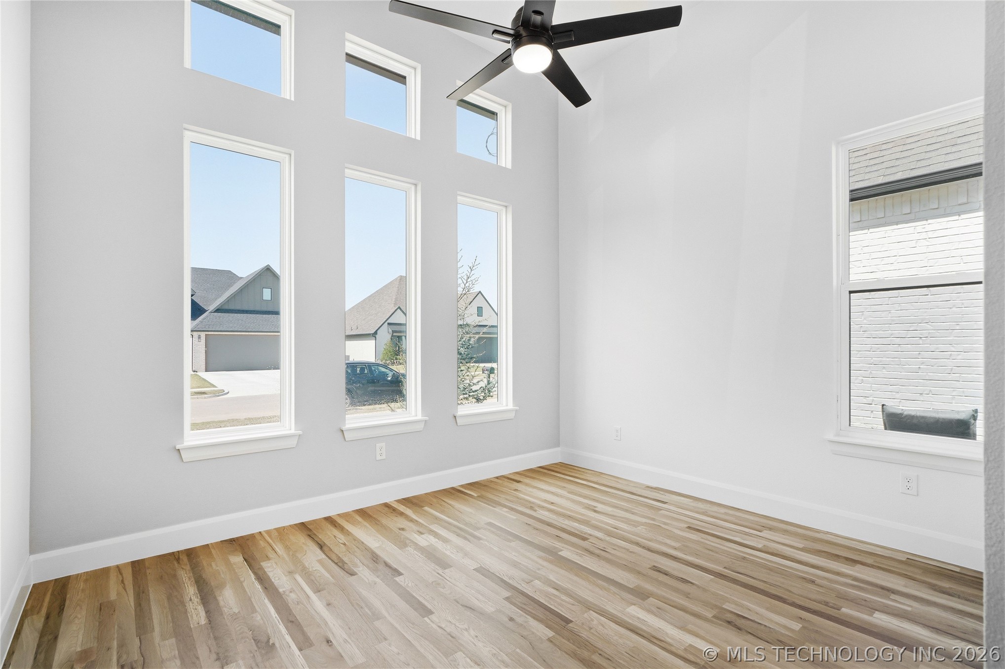 13657 S 20th Place E Property Photo 27