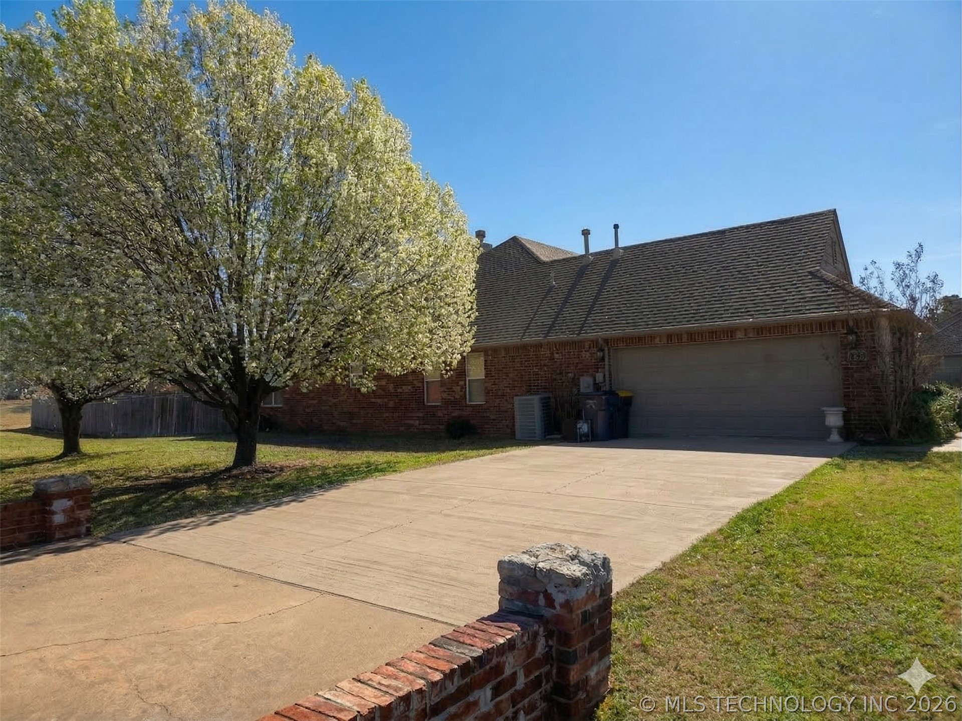 12325 Longhorn Circle Property Photo 3