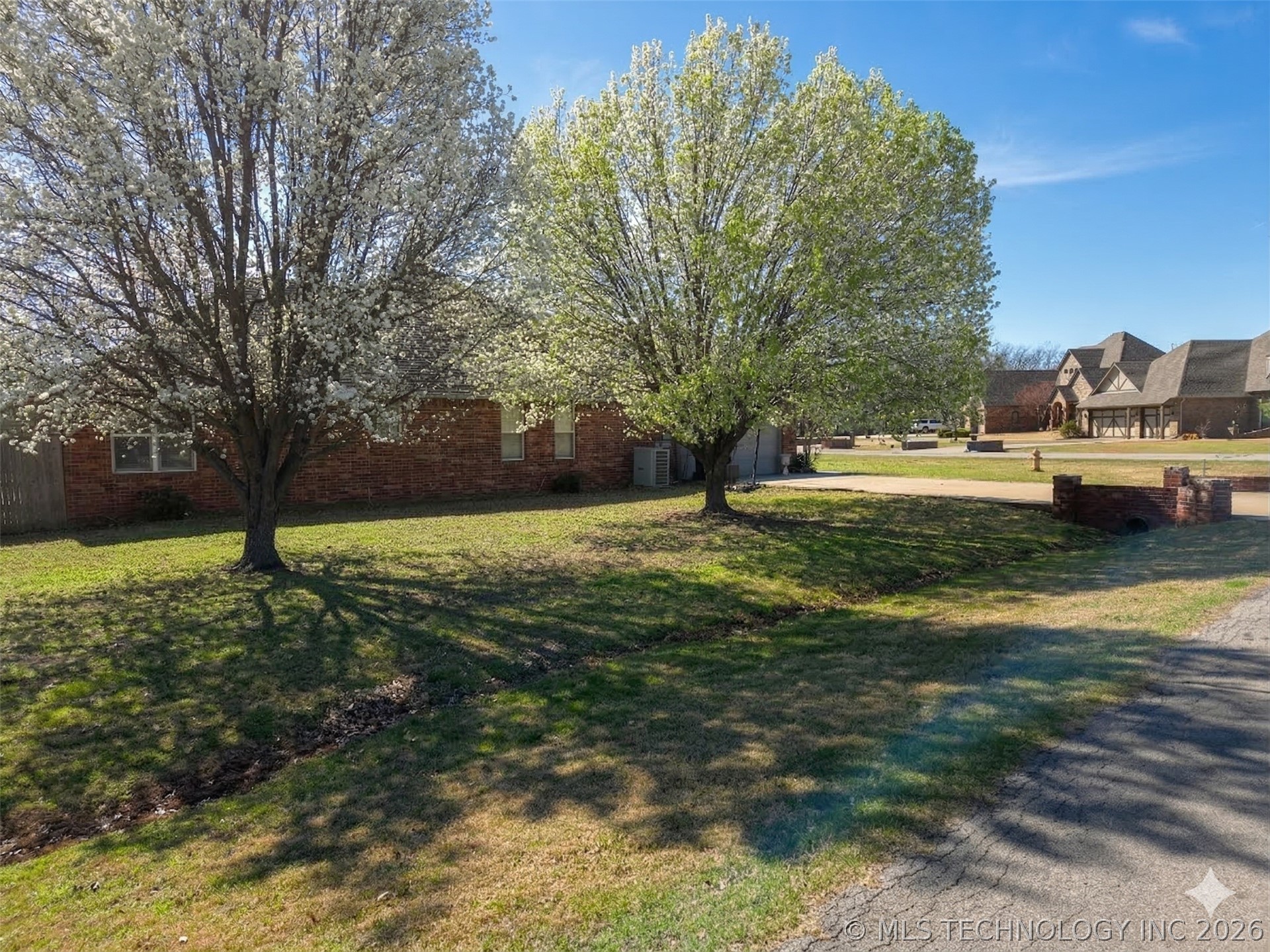 12325 Longhorn Circle Property Photo 4