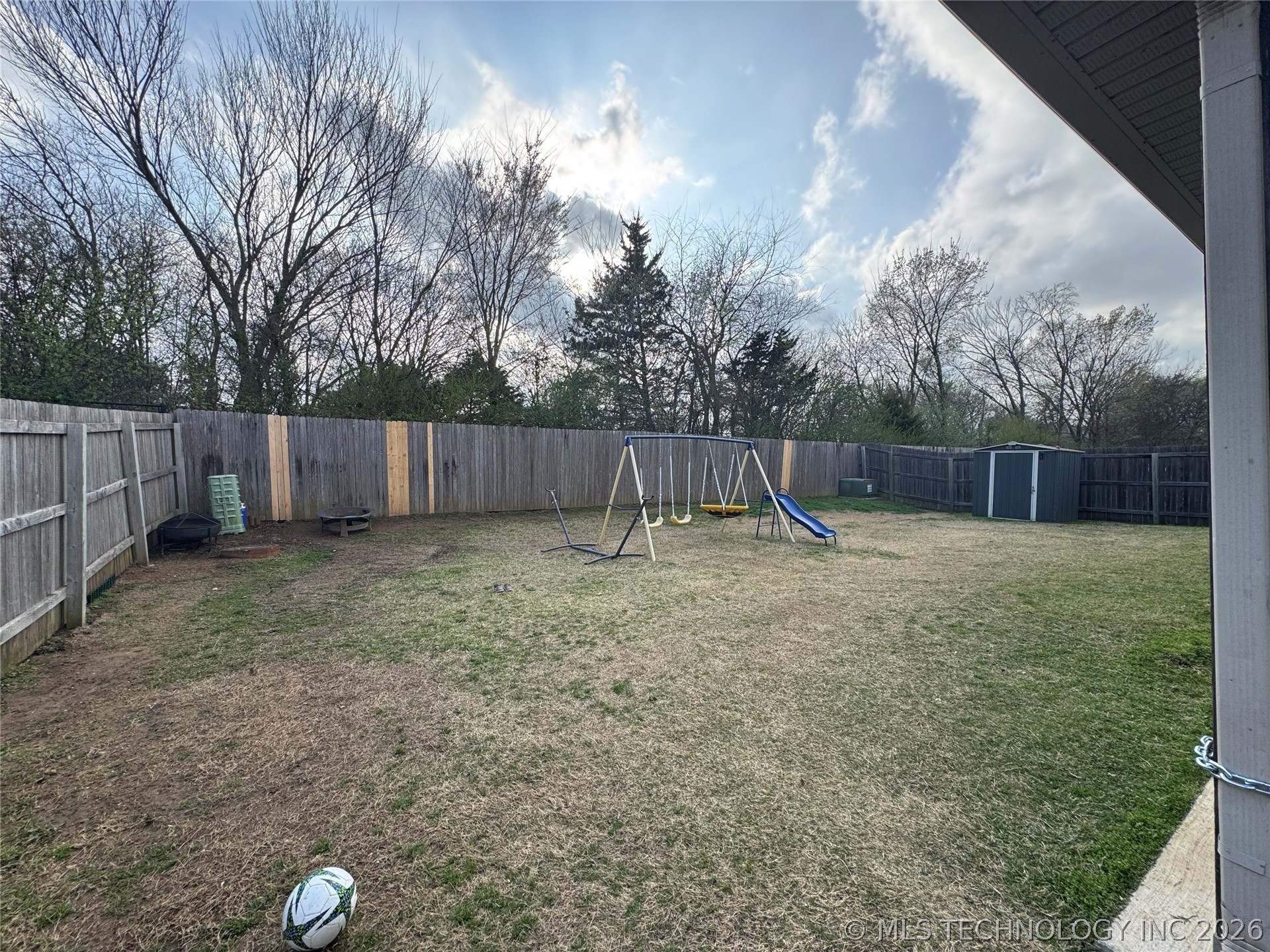 2805 E Quincy Street Property Photo 8