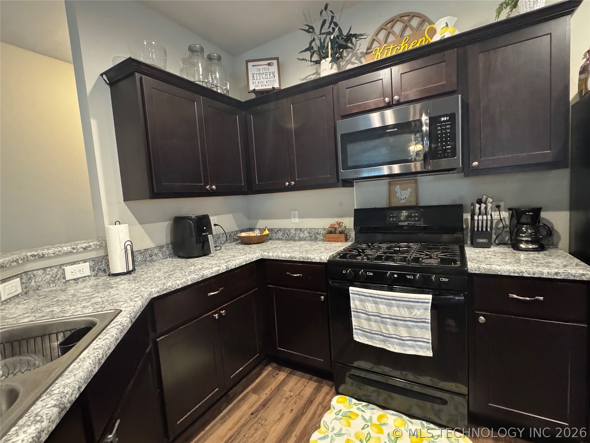 2805 E Quincy Street Property Photo 19
