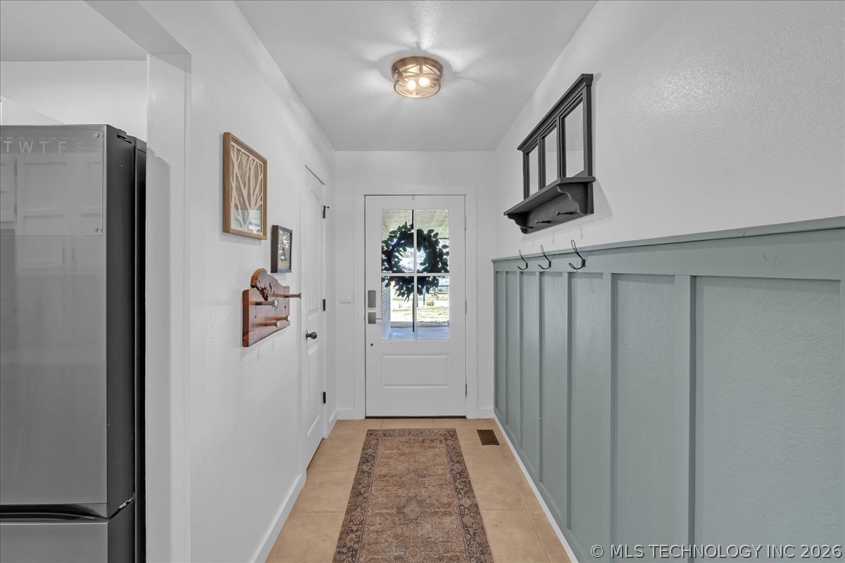 24920 Rosewood Drive Property Photo 4
