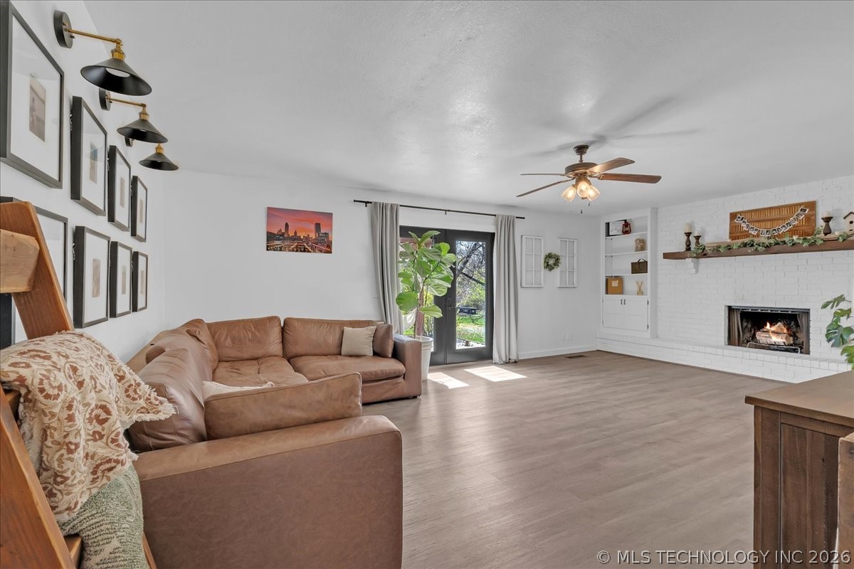 24920 Rosewood Drive Property Photo 5
