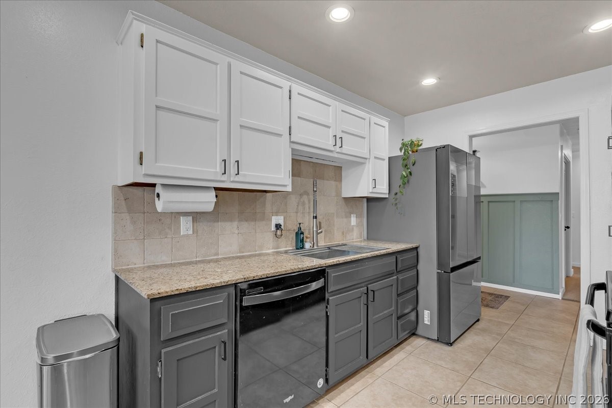 24920 Rosewood Drive Property Photo 13