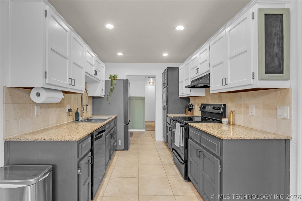 24920 Rosewood Drive Property Photo 15
