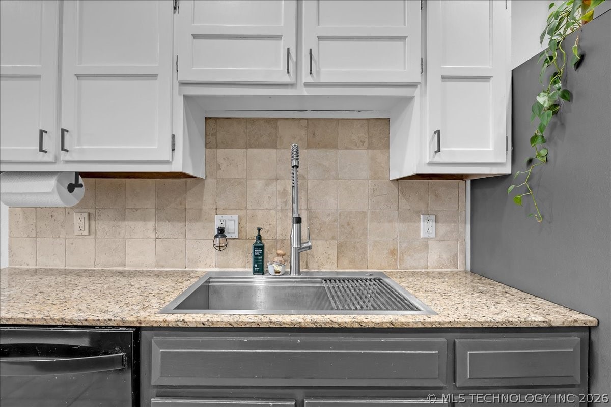 24920 Rosewood Drive Property Photo 16