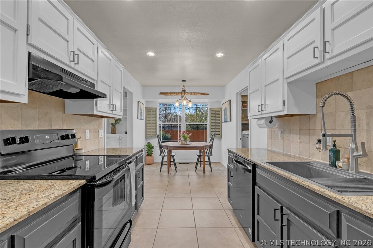 24920 Rosewood Drive Property Photo 18