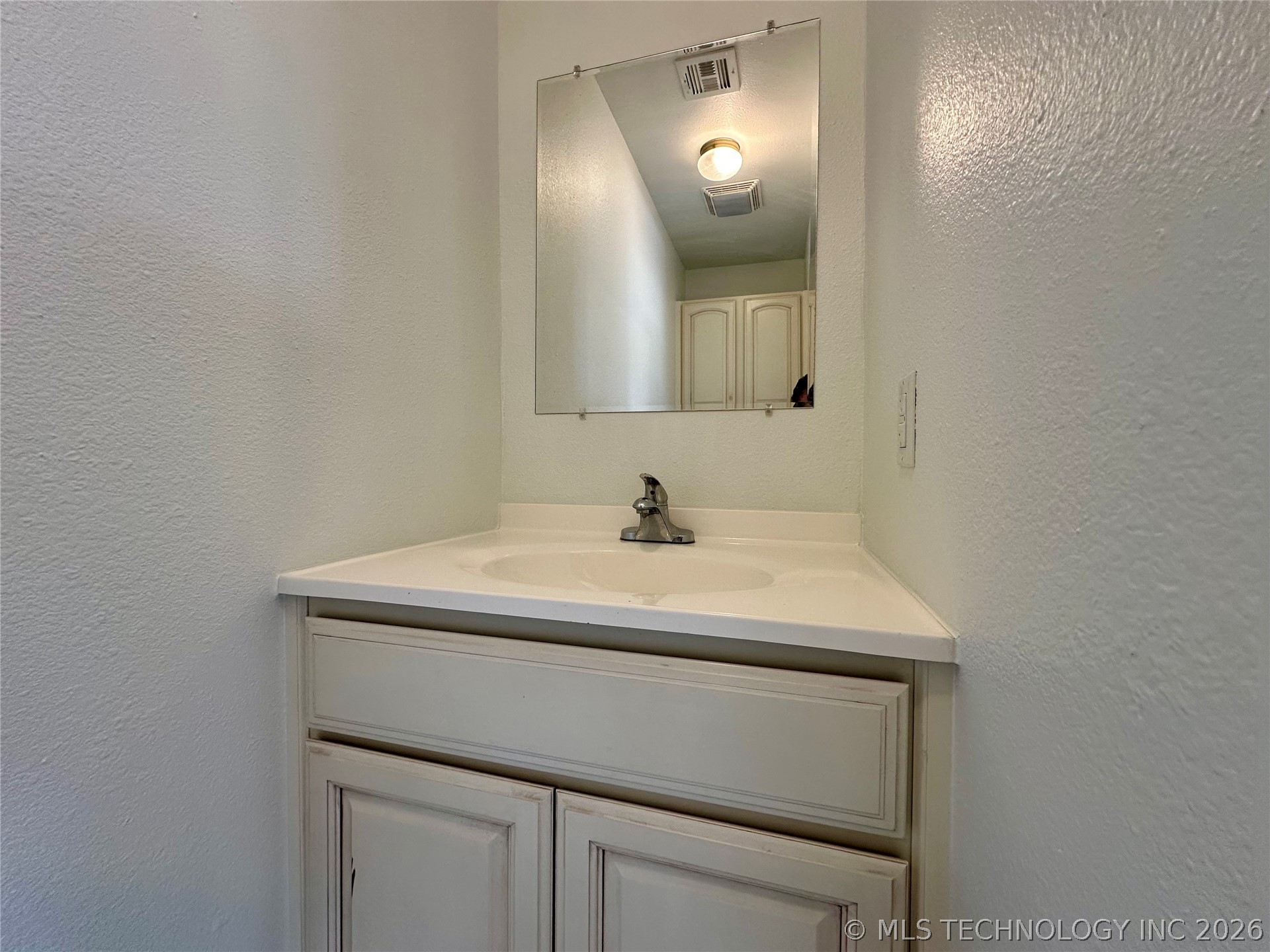 3110 E 55th Street S Property Photo 21