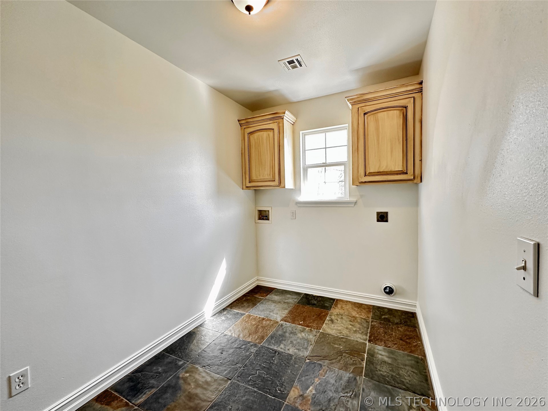 3110 E 55th Street S Property Photo 27