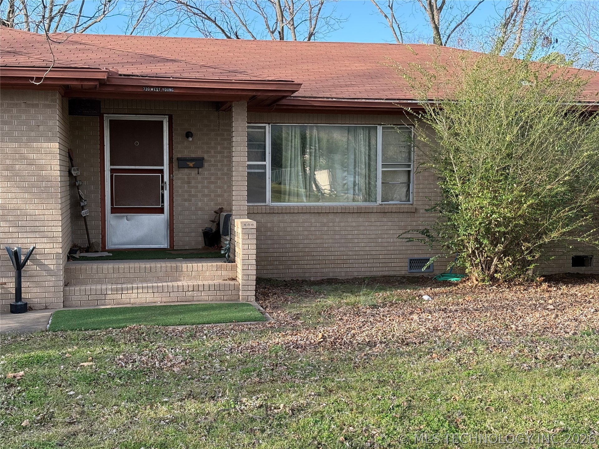 720 W Young Street Property Photo 1